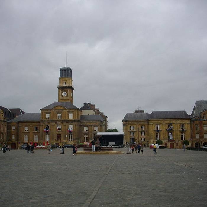 Photo de Immeubles, Place Ducale à Charleville-Mézières