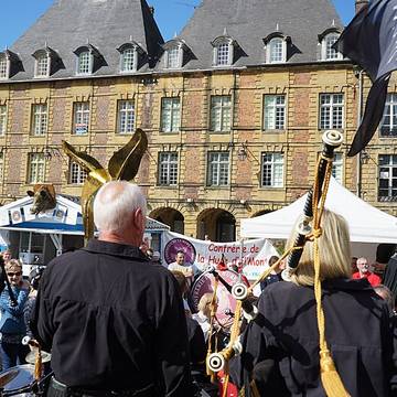 Immeubles, Place Ducale à Charleville-Mézières