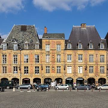 Immeubles, Place Ducale à Charleville-Mézières