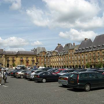 Immeubles, Place Ducale à Charleville-Mézières