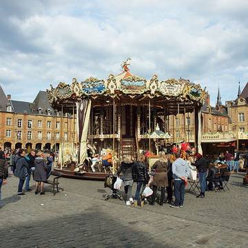 Immeubles, Place Ducale à Charleville-Mézières