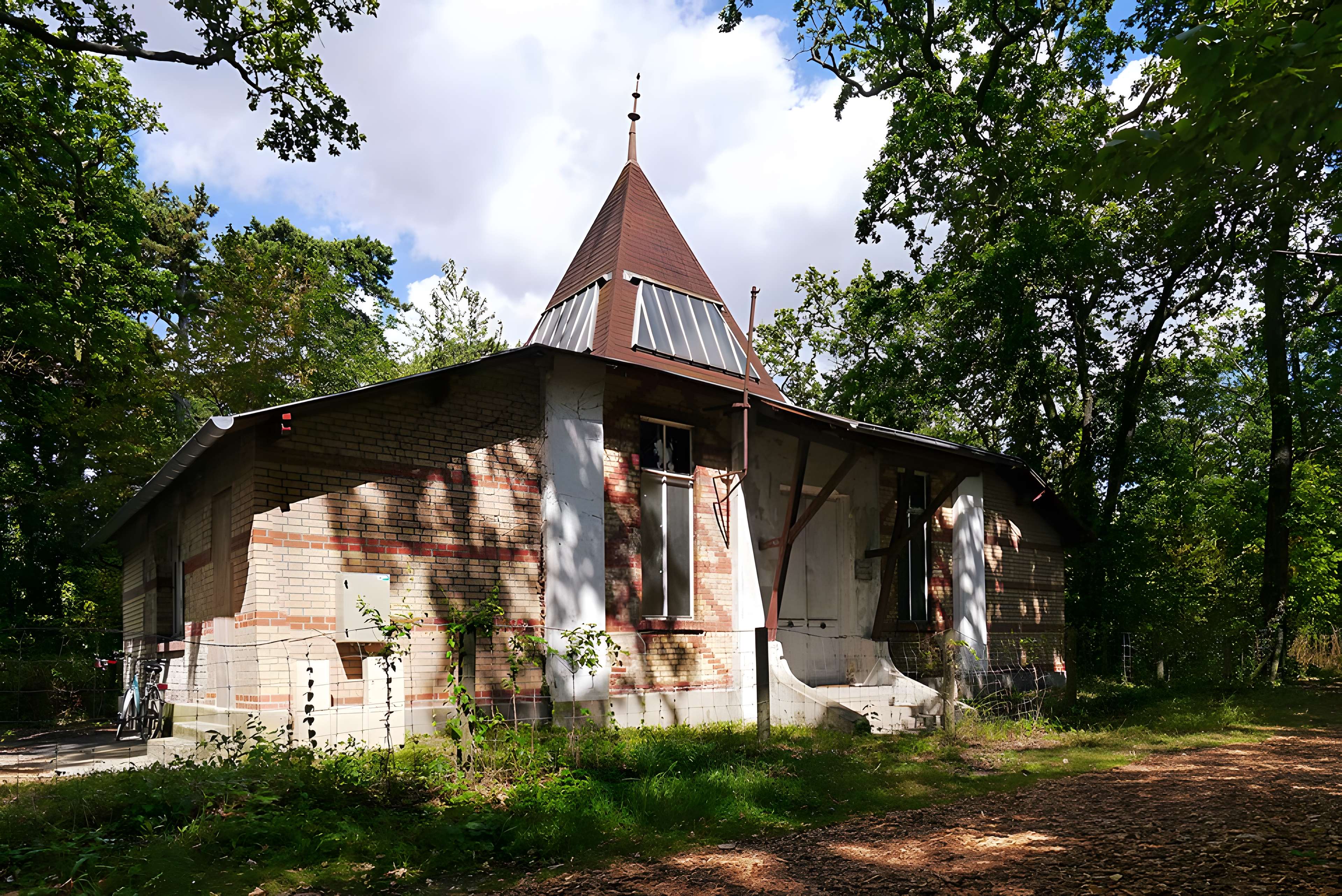 Jardin d'Agronomie Tropicale, situé dans le bois de Vincennes
