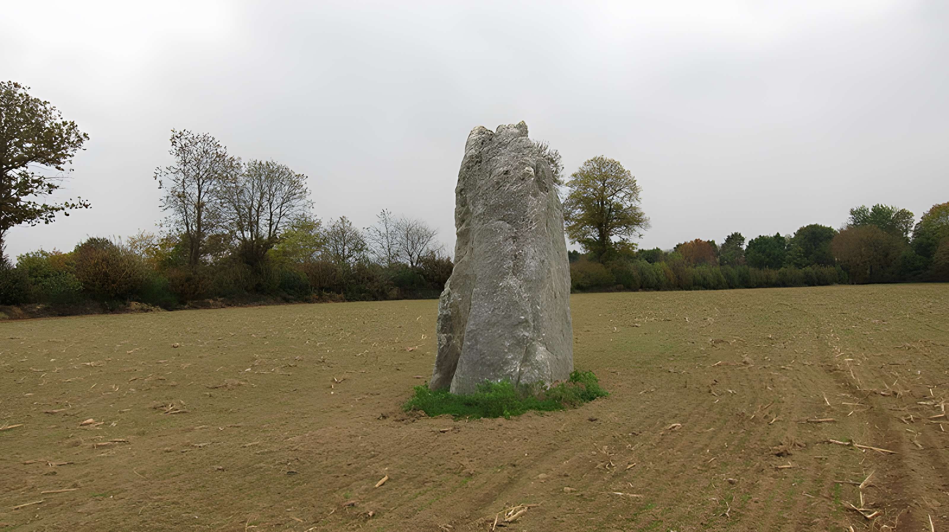 La Pierre Blanche de Pocé-les-Bois