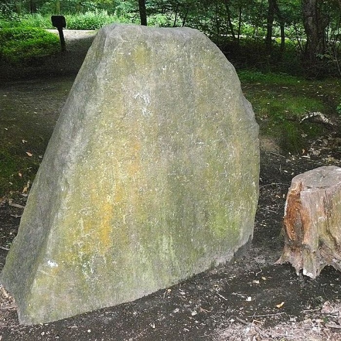 Photo de La Pierre de Chalais de Clamart