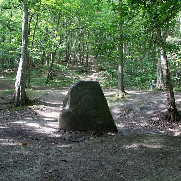 Photo de La Pierre de Chalais de Clamart