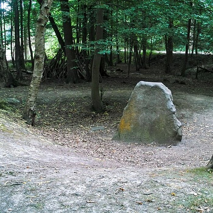 Photo de La Pierre de Chalais de Clamart