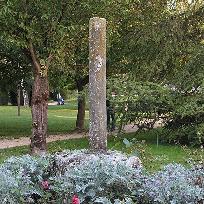 Photo de Monument dit de Chilpéric restes