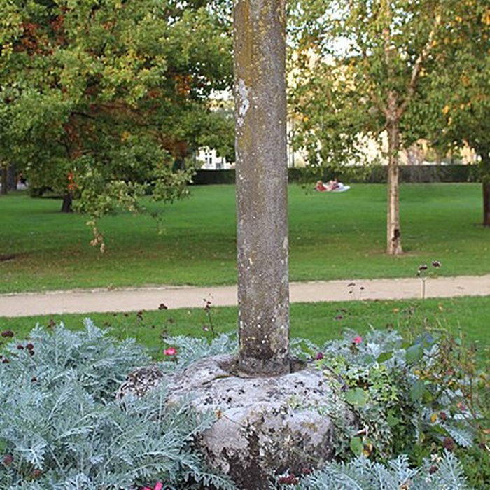 Photo de Monument dit de Chilpéric restes