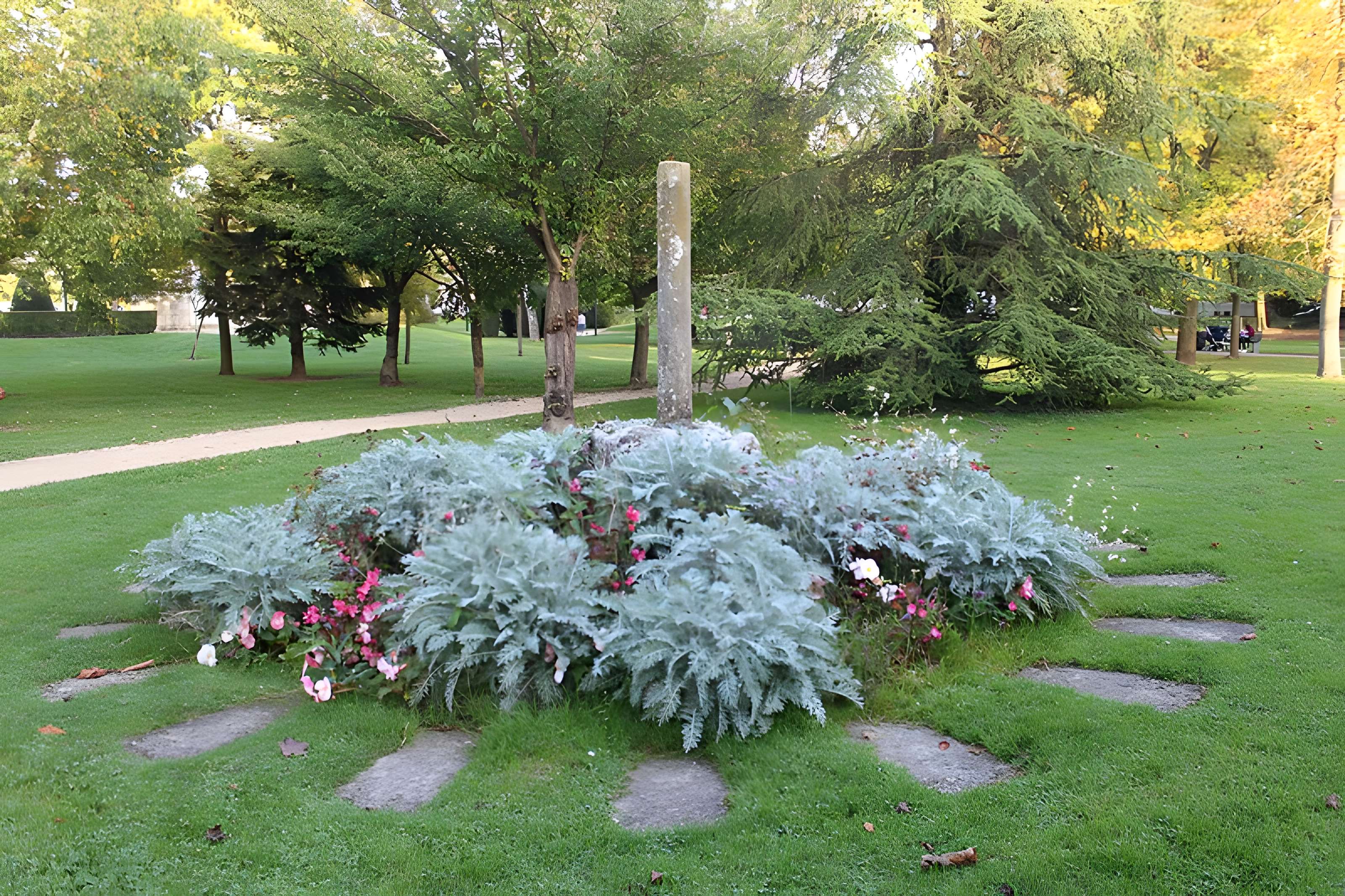 Monument dit de Chilpéric (restes)