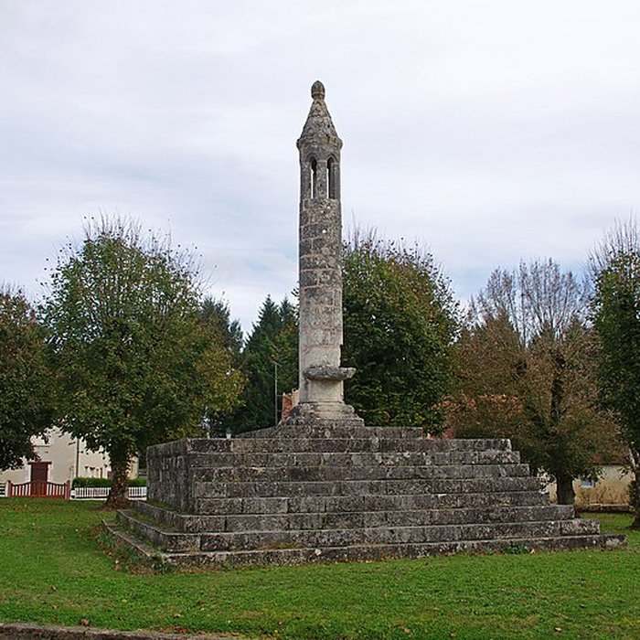Photo de Lanterne des morts de Ciron