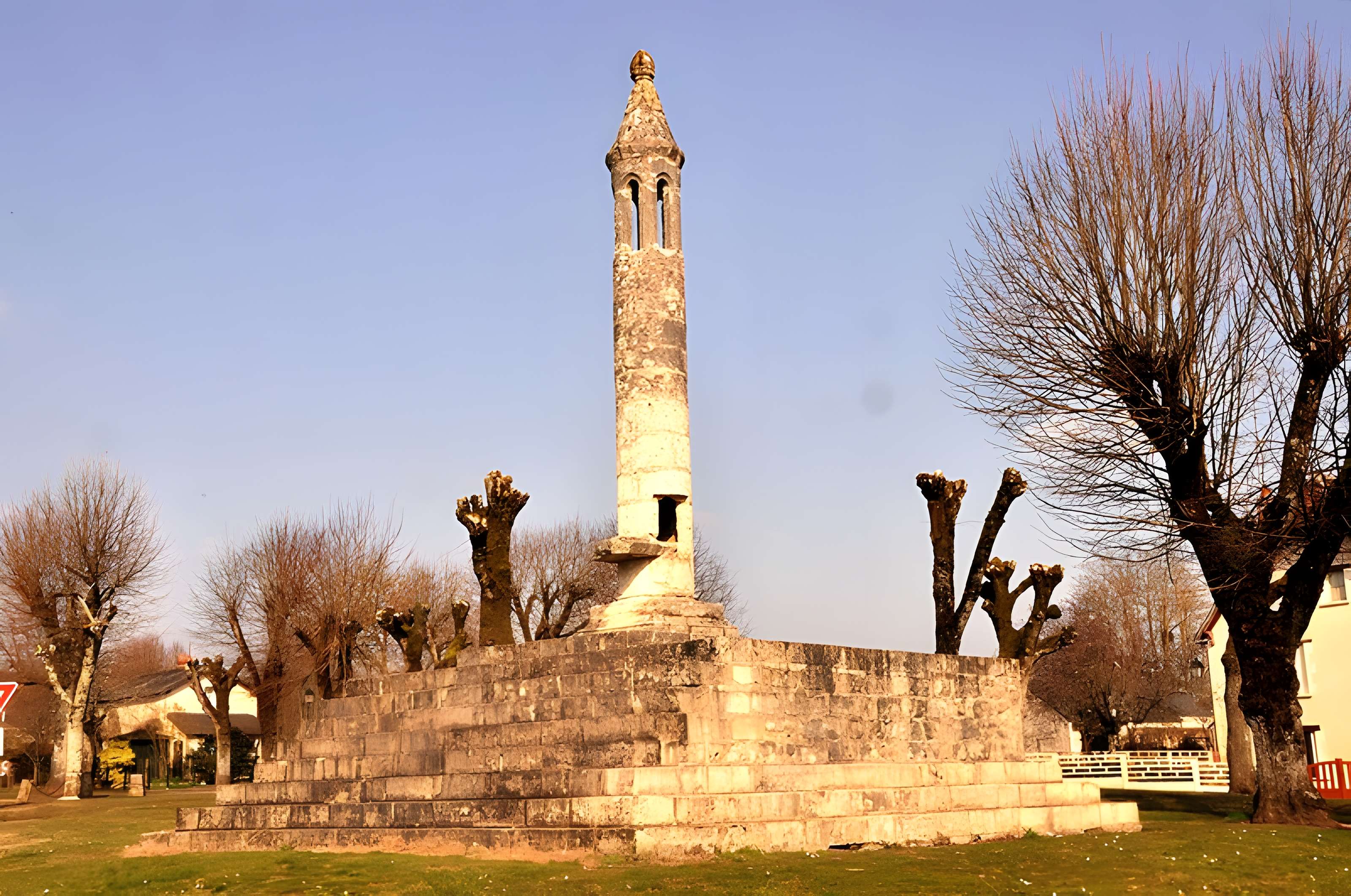 Lanterne des morts de Ciron