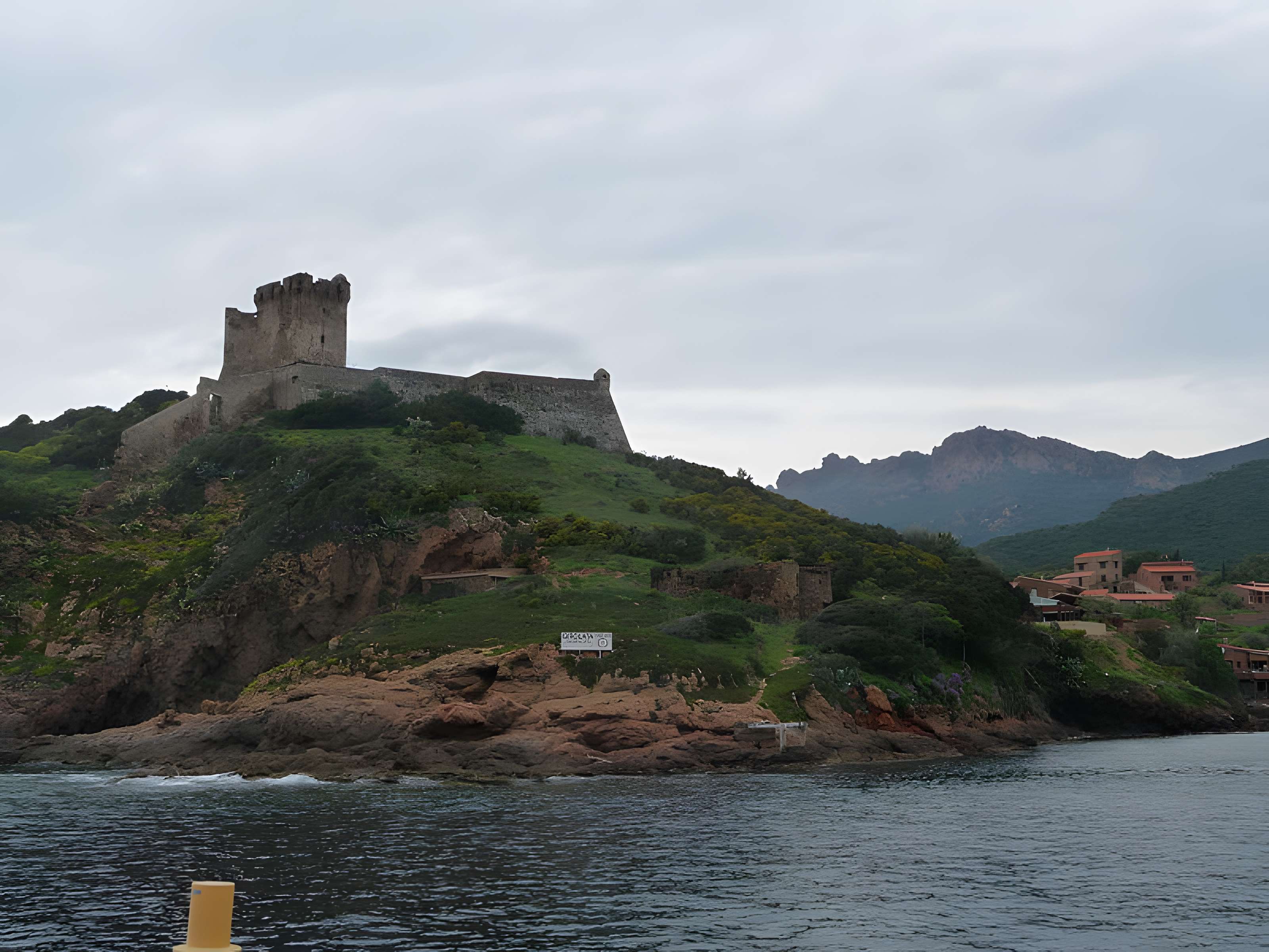 Fortin de Girolata à Osani