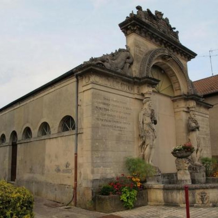 Photo de Lavoir et fontaine de Lacroix-sur-Meuse