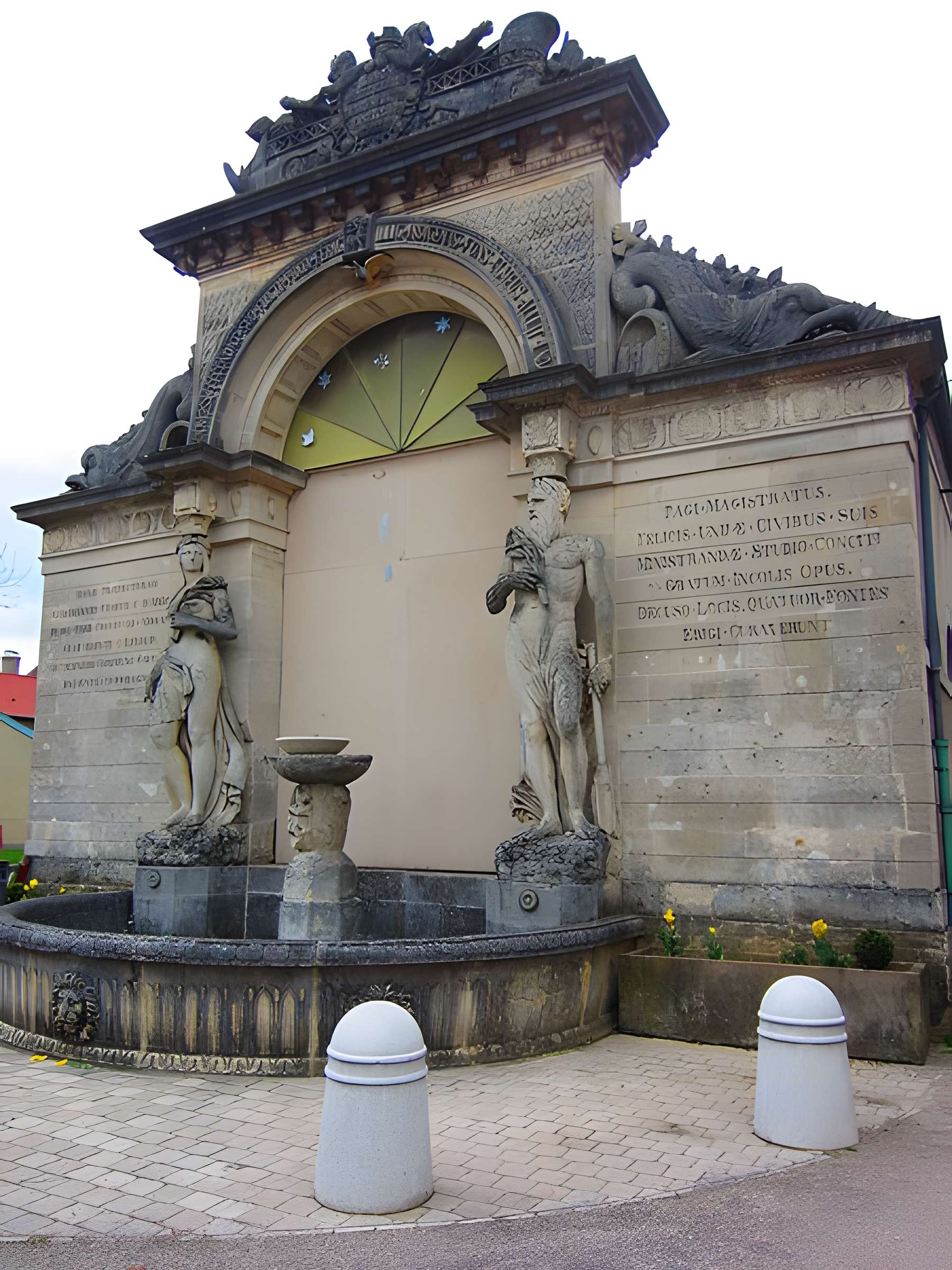 Lavoir et fontaine de Lacroix-sur-Meuse