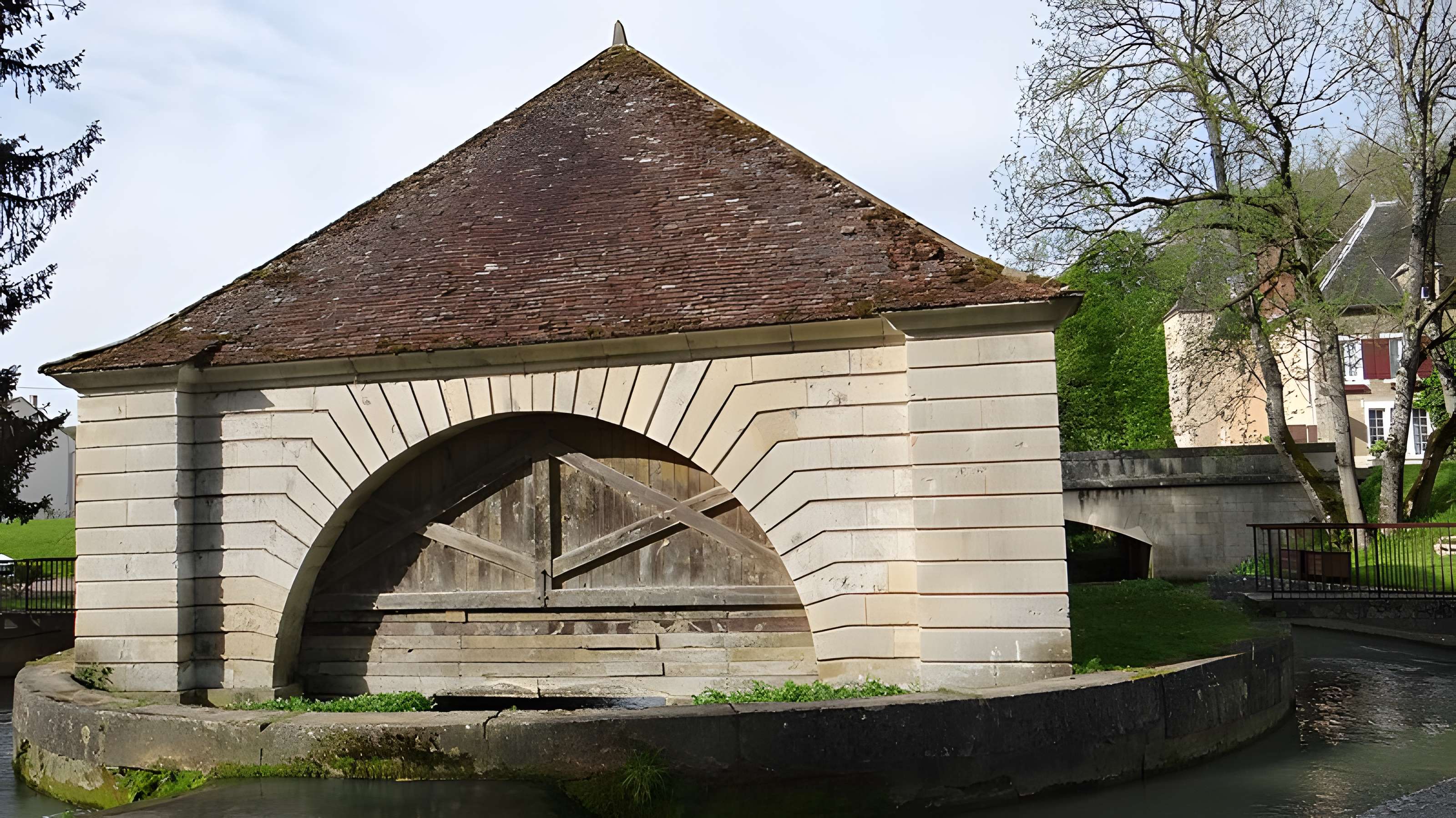 Lavoir de Voutenay-sur-Cure