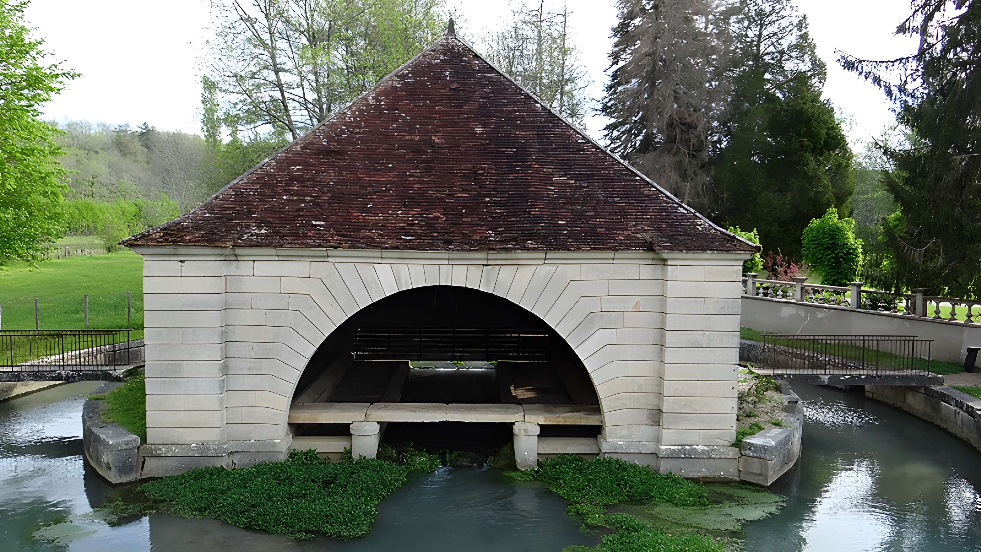 Lavoir de Voutenay-sur-Cure