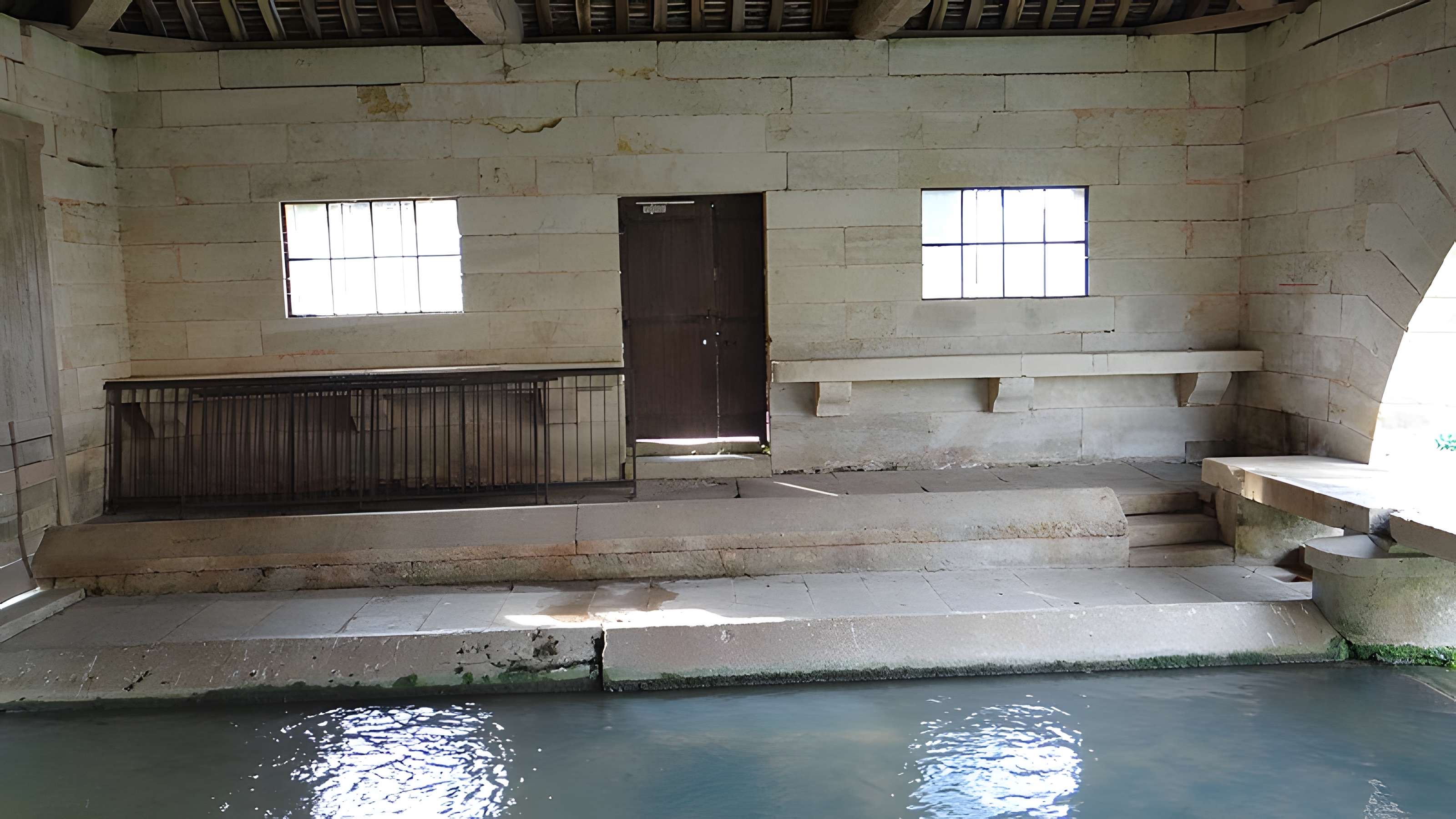 Lavoir de Voutenay-sur-Cure