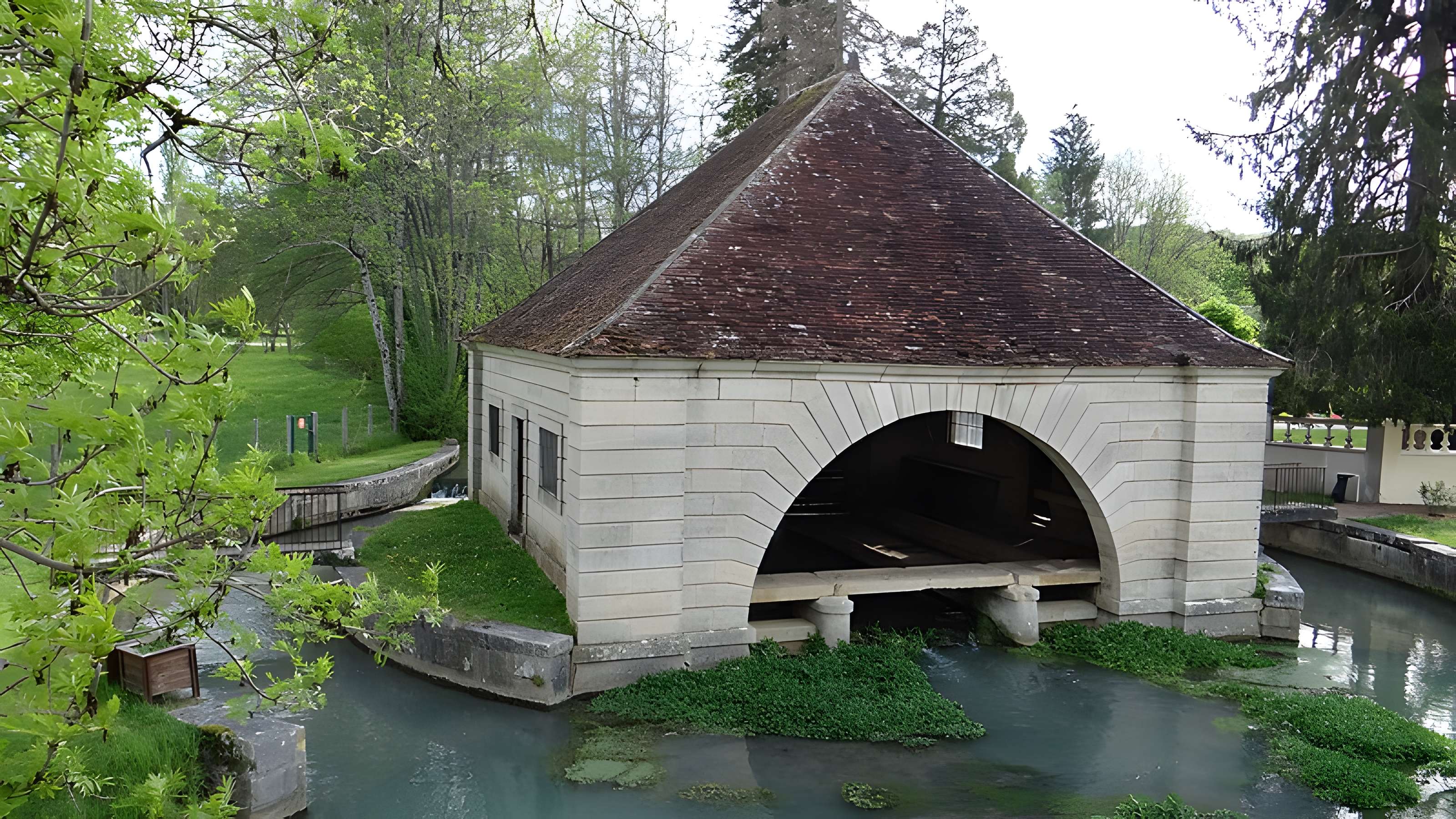 Lavoir de Voutenay-sur-Cure