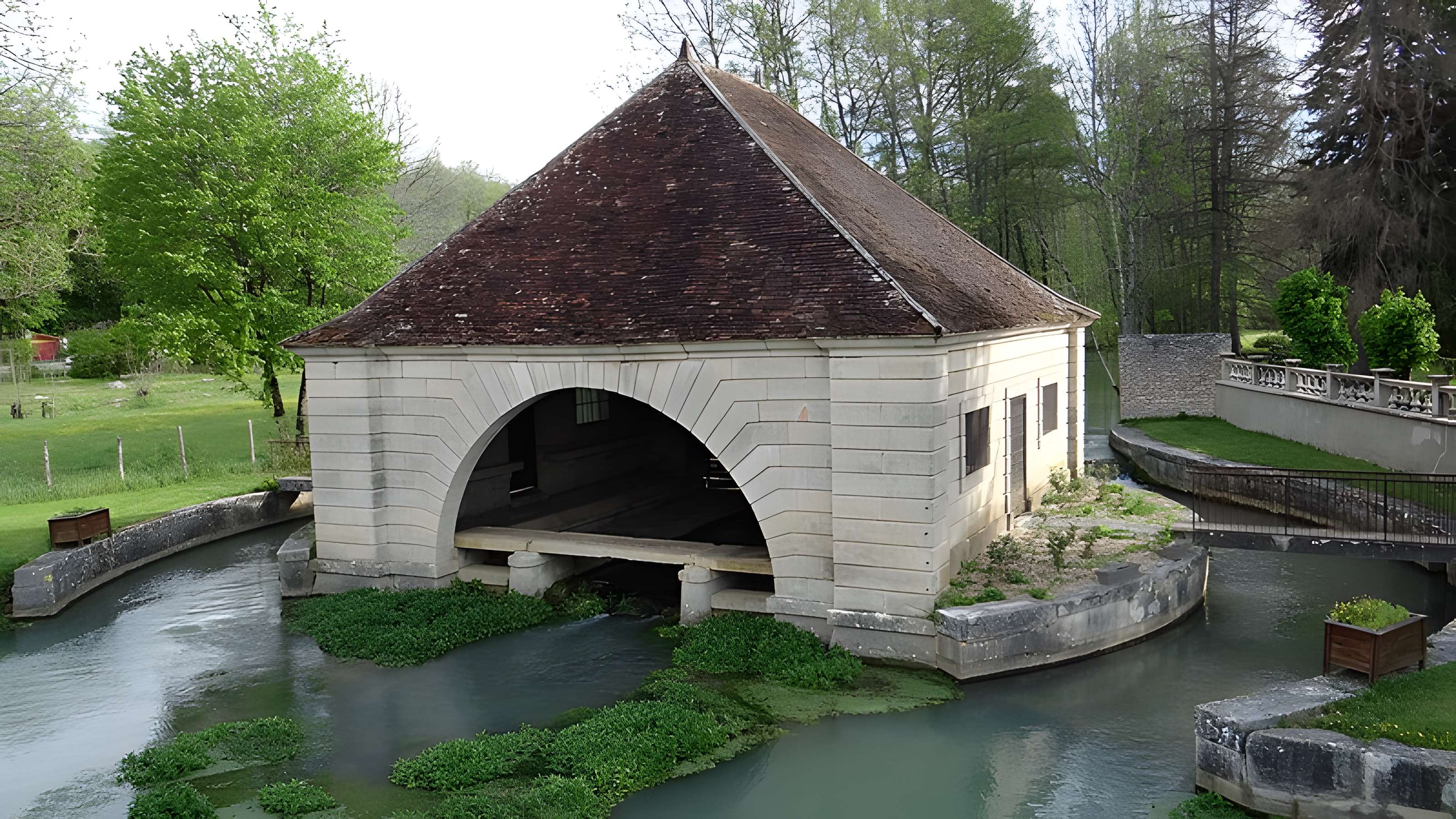 Lavoir de Voutenay-sur-Cure