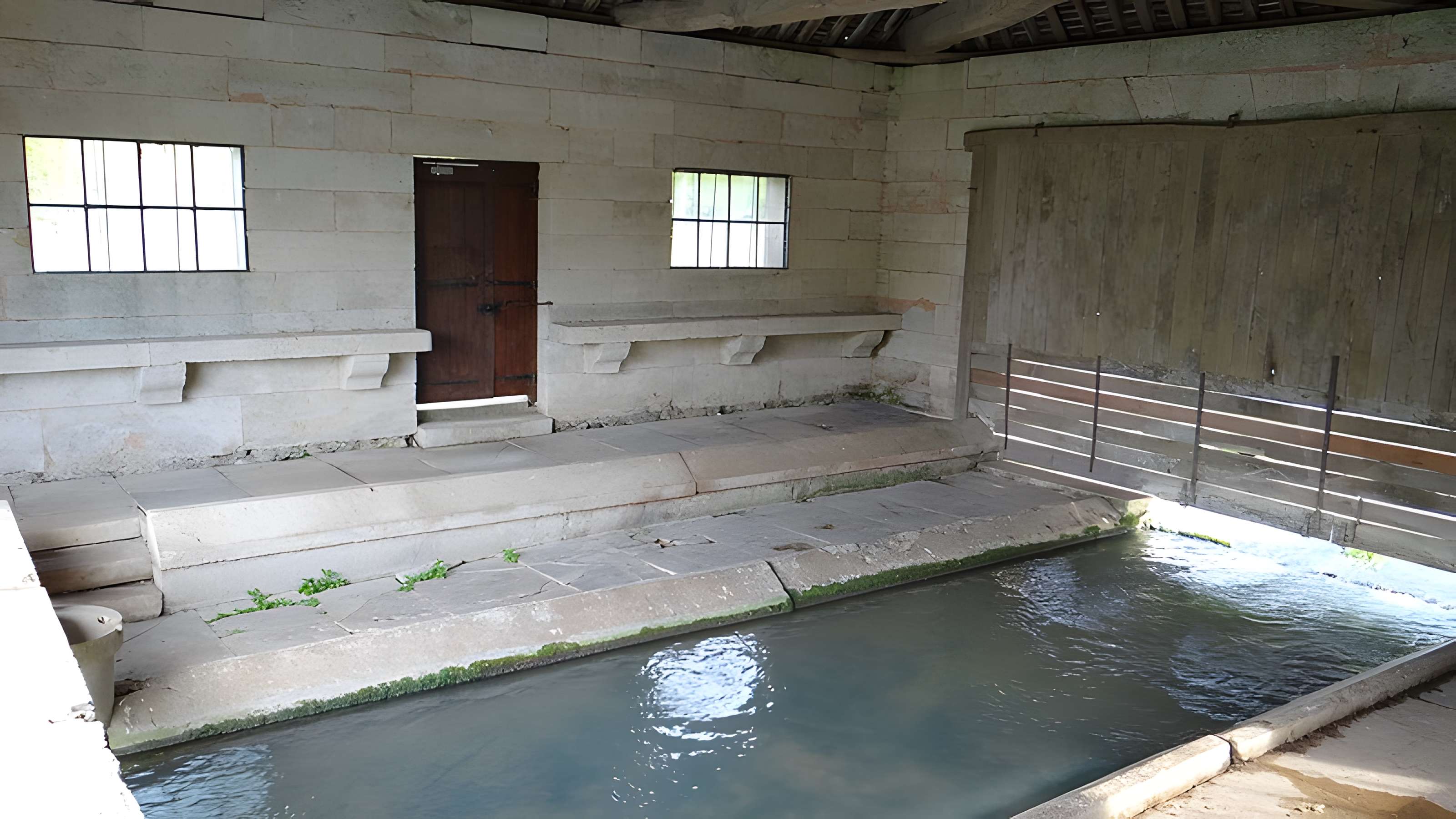 Lavoir de Voutenay-sur-Cure