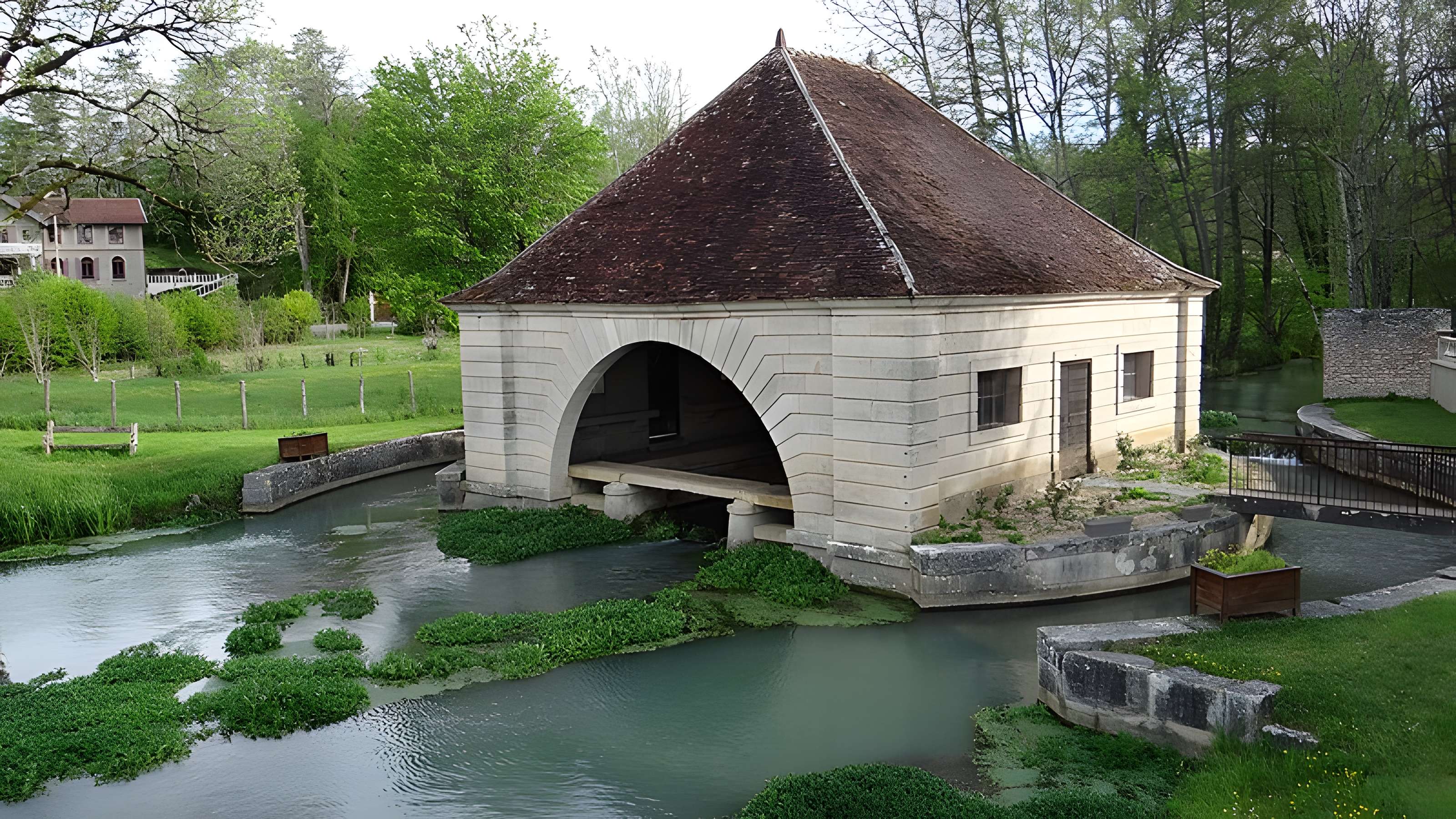 Lavoir de Voutenay-sur-Cure