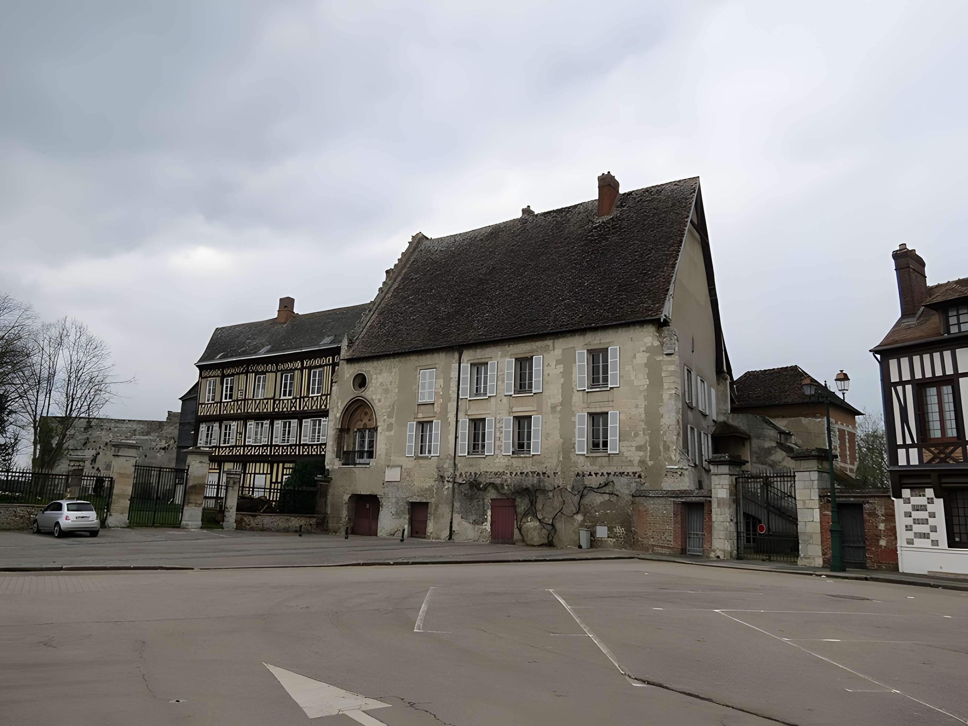 Le Vieux Château de Neubourg