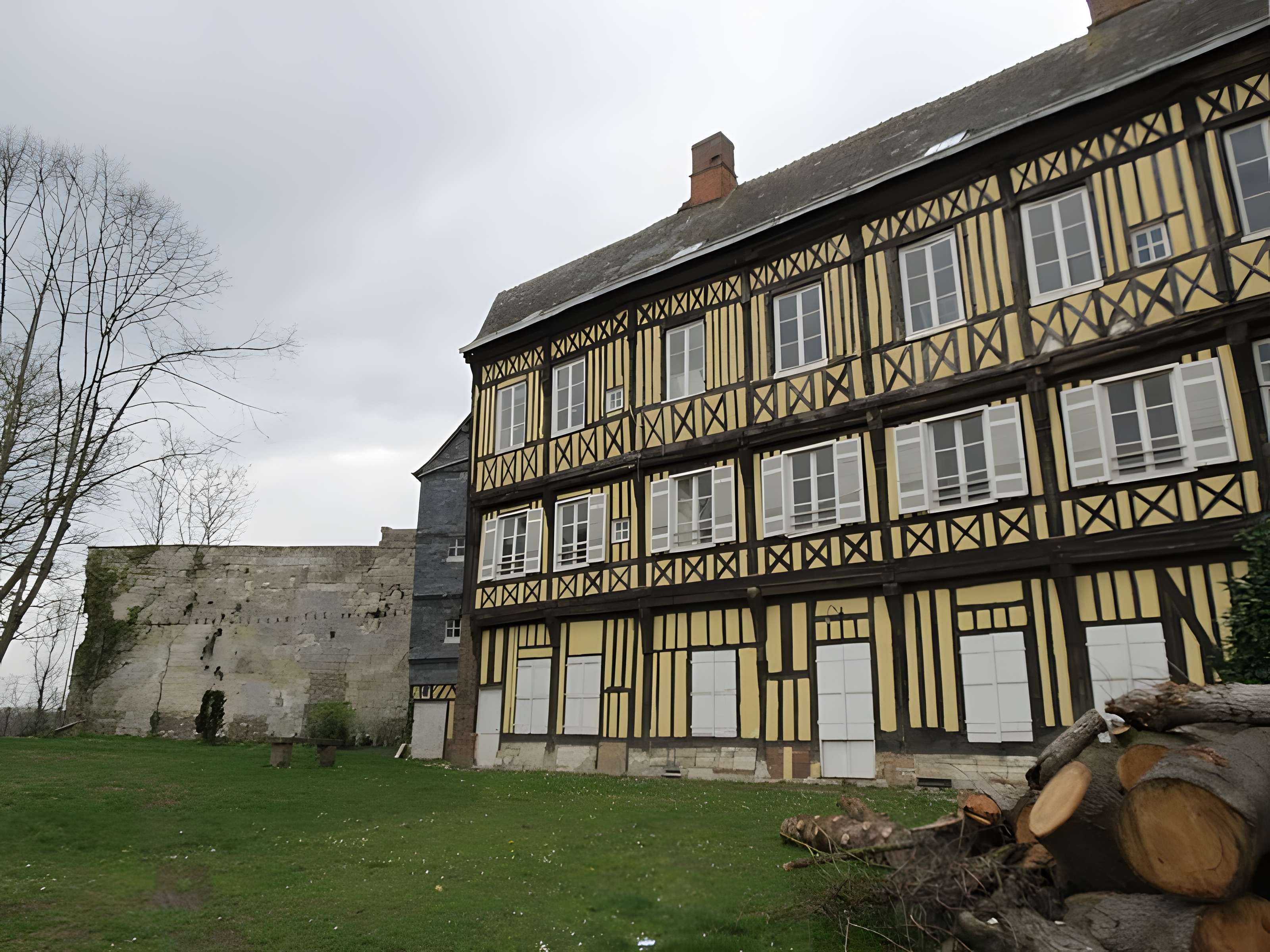 Le Vieux Château de Neubourg