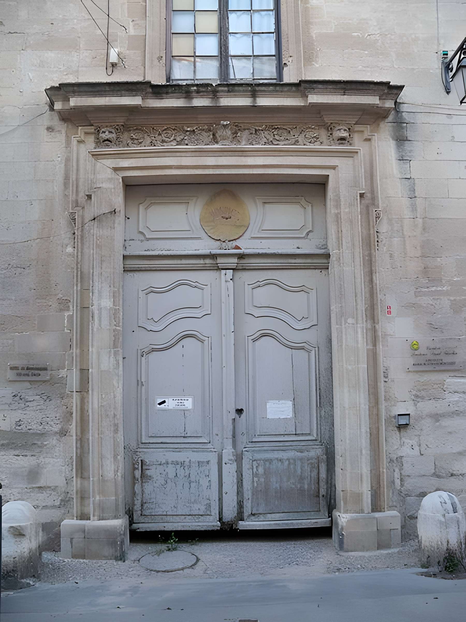 Livrée cardinalice de Canilhac à Villeneuve-lès-Avignon