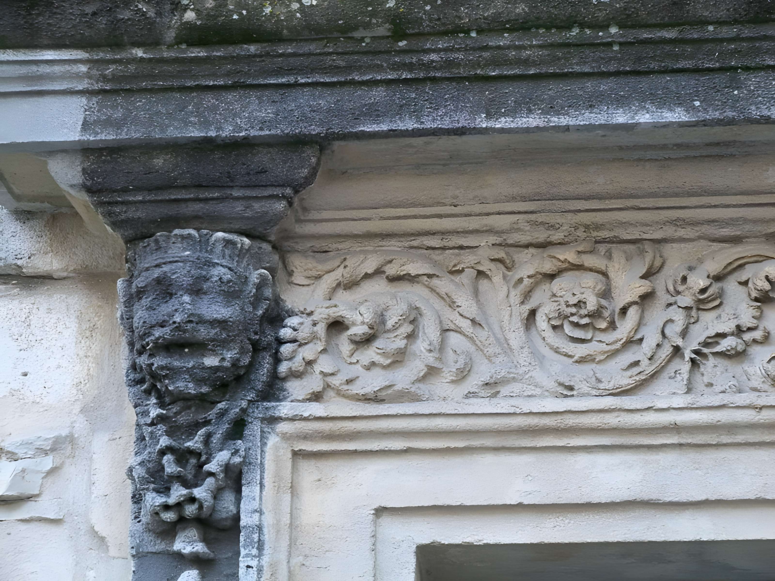 Livrée cardinalice de Canilhac à Villeneuve-lès-Avignon