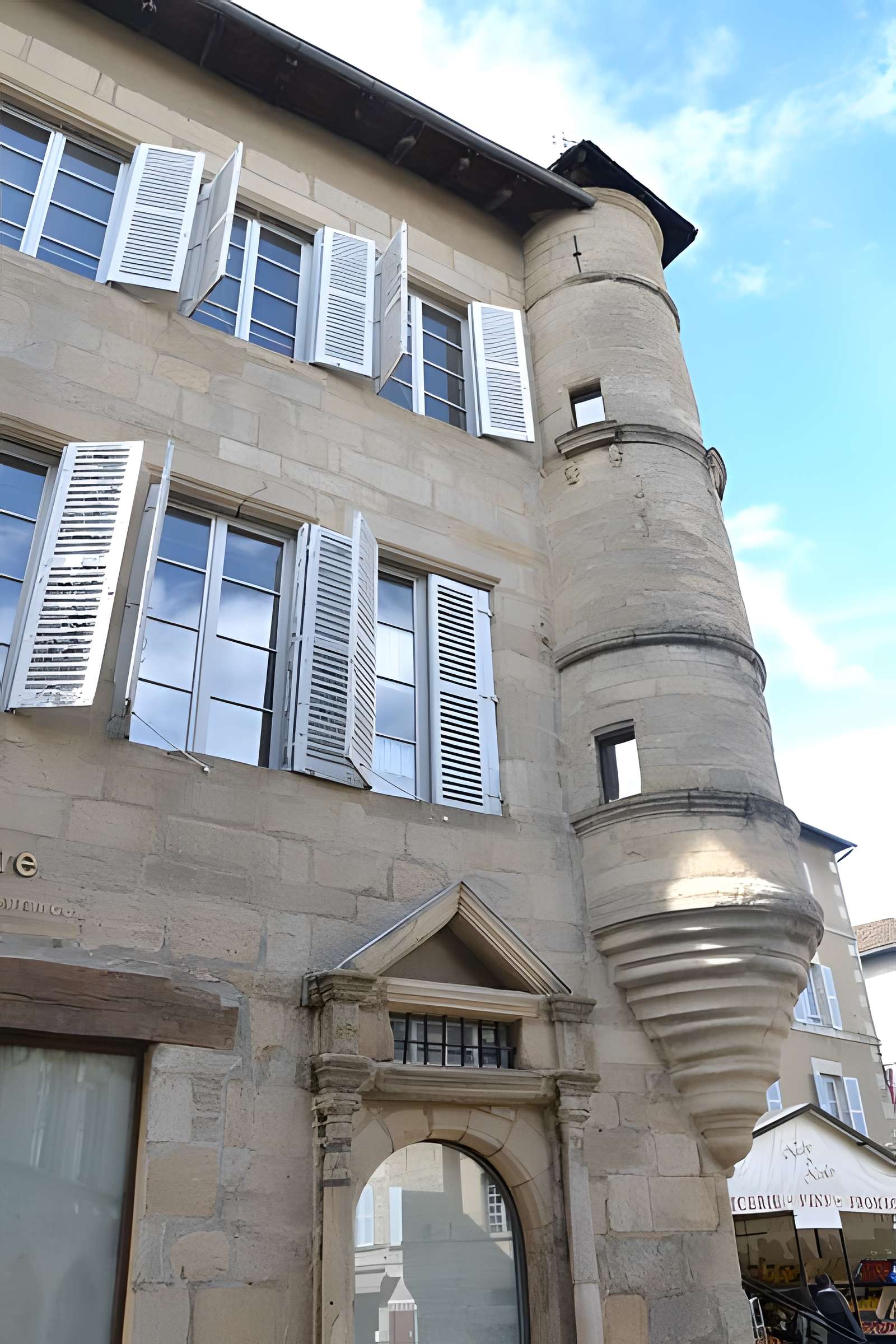 Logis 18 Place de la République à Saint-Léonard-de-Noblat