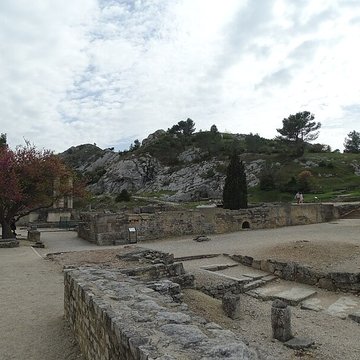 Fouilles du Glanum à Saint-Rémy-de-Provence