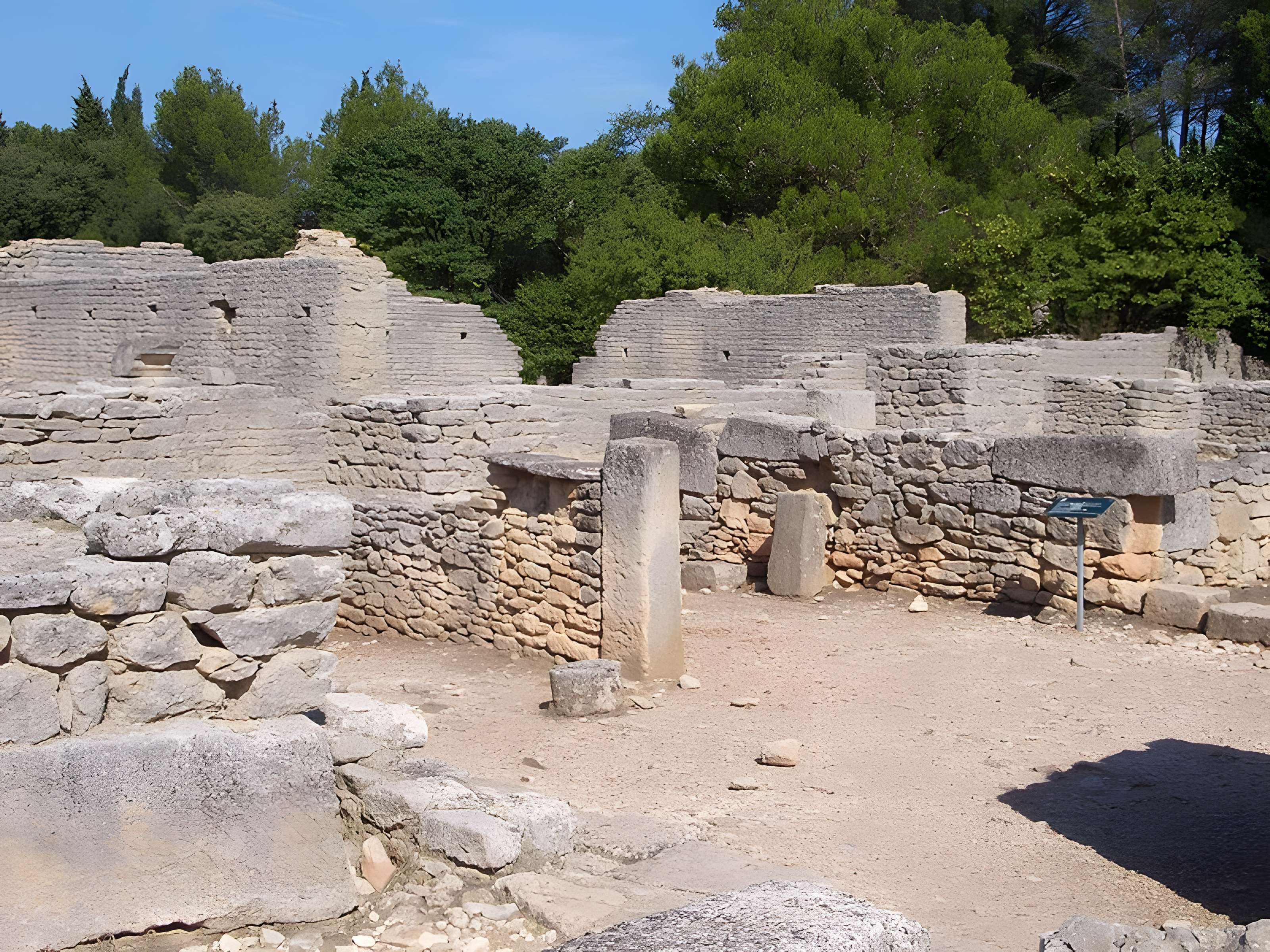 Fouilles du Glanum à Saint-Rémy-de-Provence