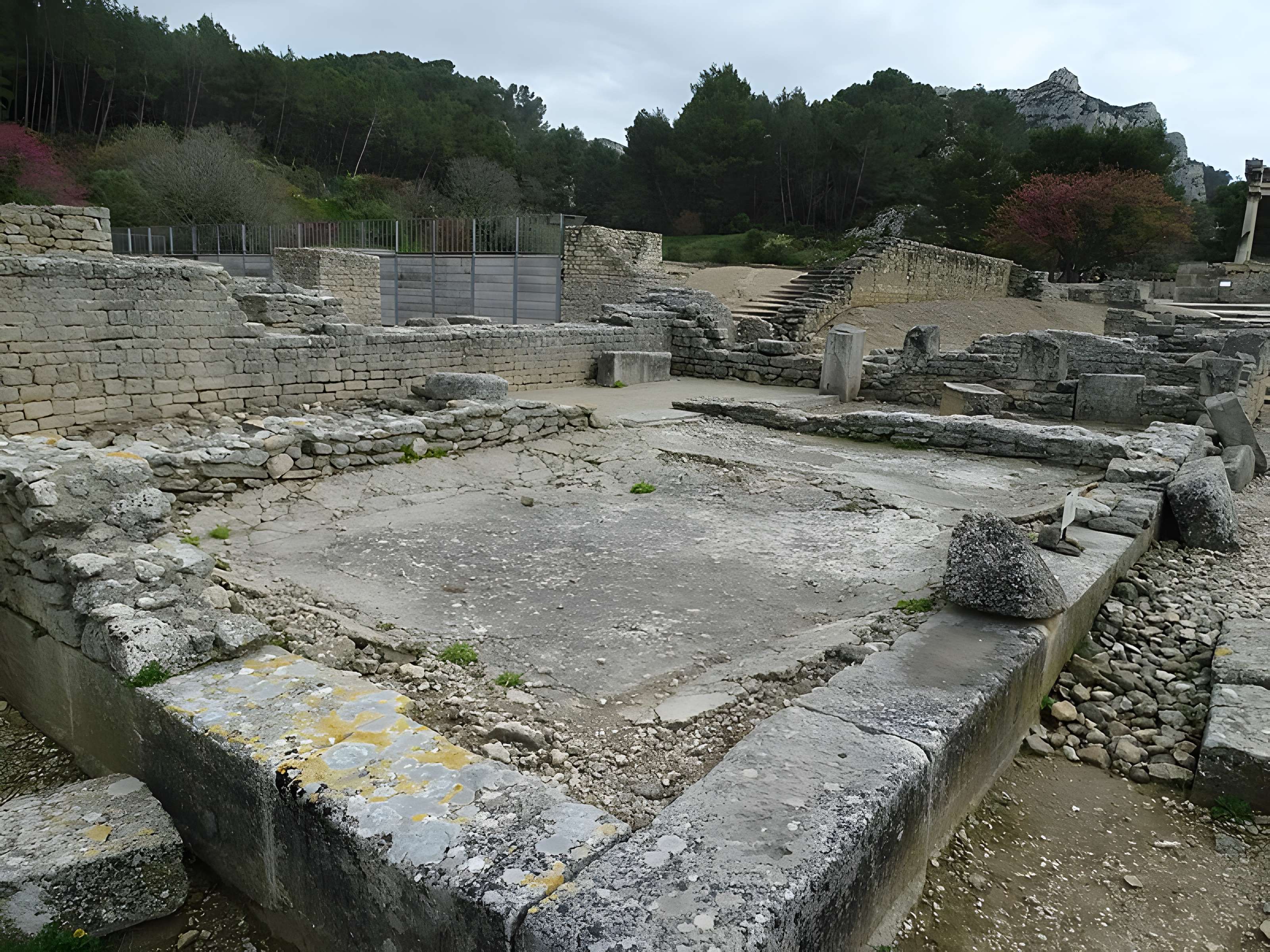 Fouilles du Glanum à Saint-Rémy-de-Provence