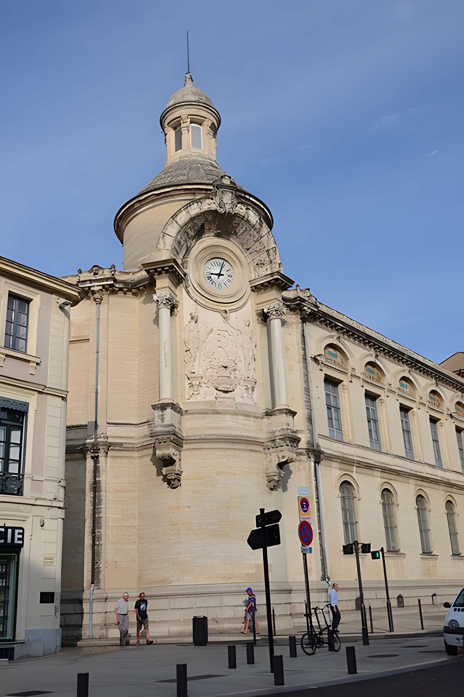 Lycée Alphonse-Daudet de Nîmes