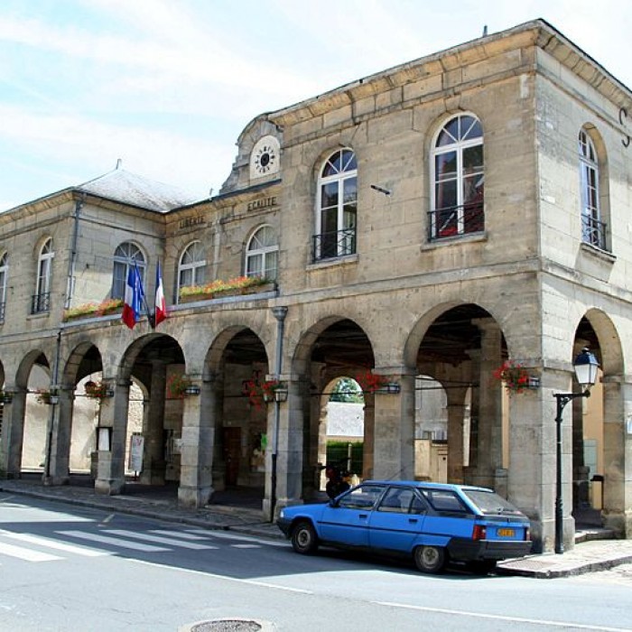 Photo de Mairie et marché couvert de La Roche-Guyon