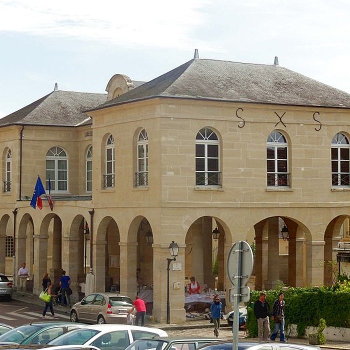 Photo de Mairie et marché couvert de La Roche-Guyon