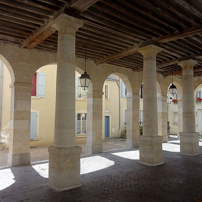 Photo de Mairie et marché couvert de La Roche-Guyon