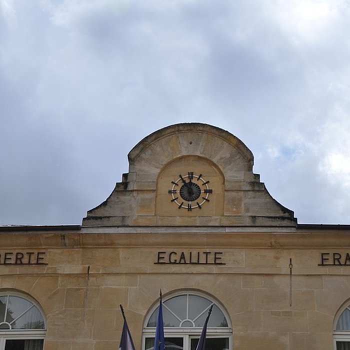 Photo de Mairie et marché couvert de La Roche-Guyon