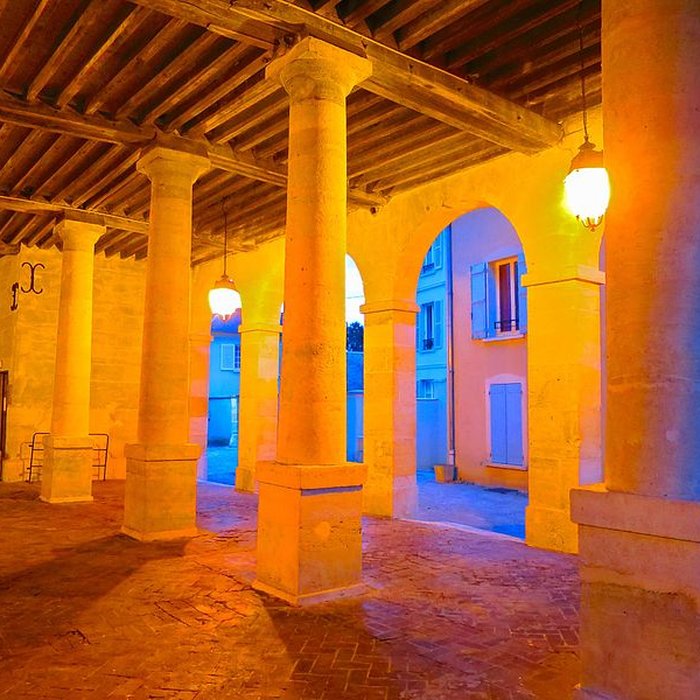 Photo de Mairie et marché couvert de La Roche-Guyon