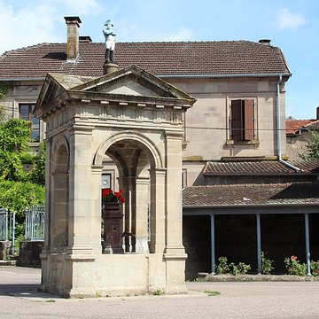 Mairie-lavoir de Bouligney