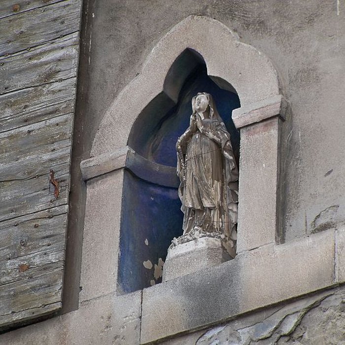 Photo de Maison à arcades Place de lÉglise à Villeneuve-lès-Avignon