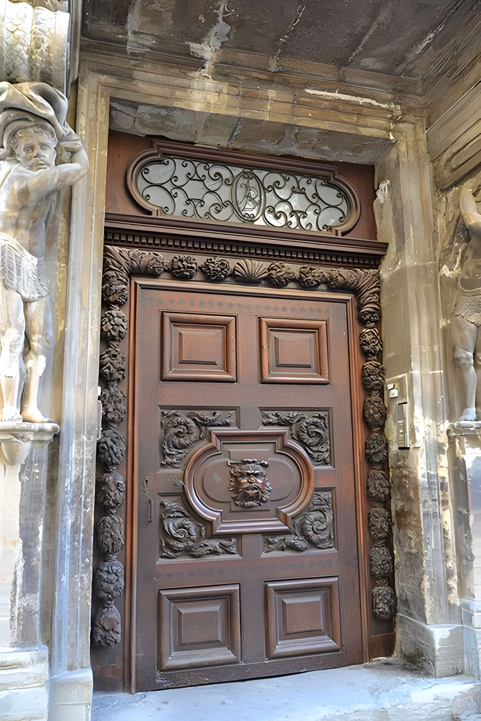 Maison à cariatides Rue des Marins à Carpentras