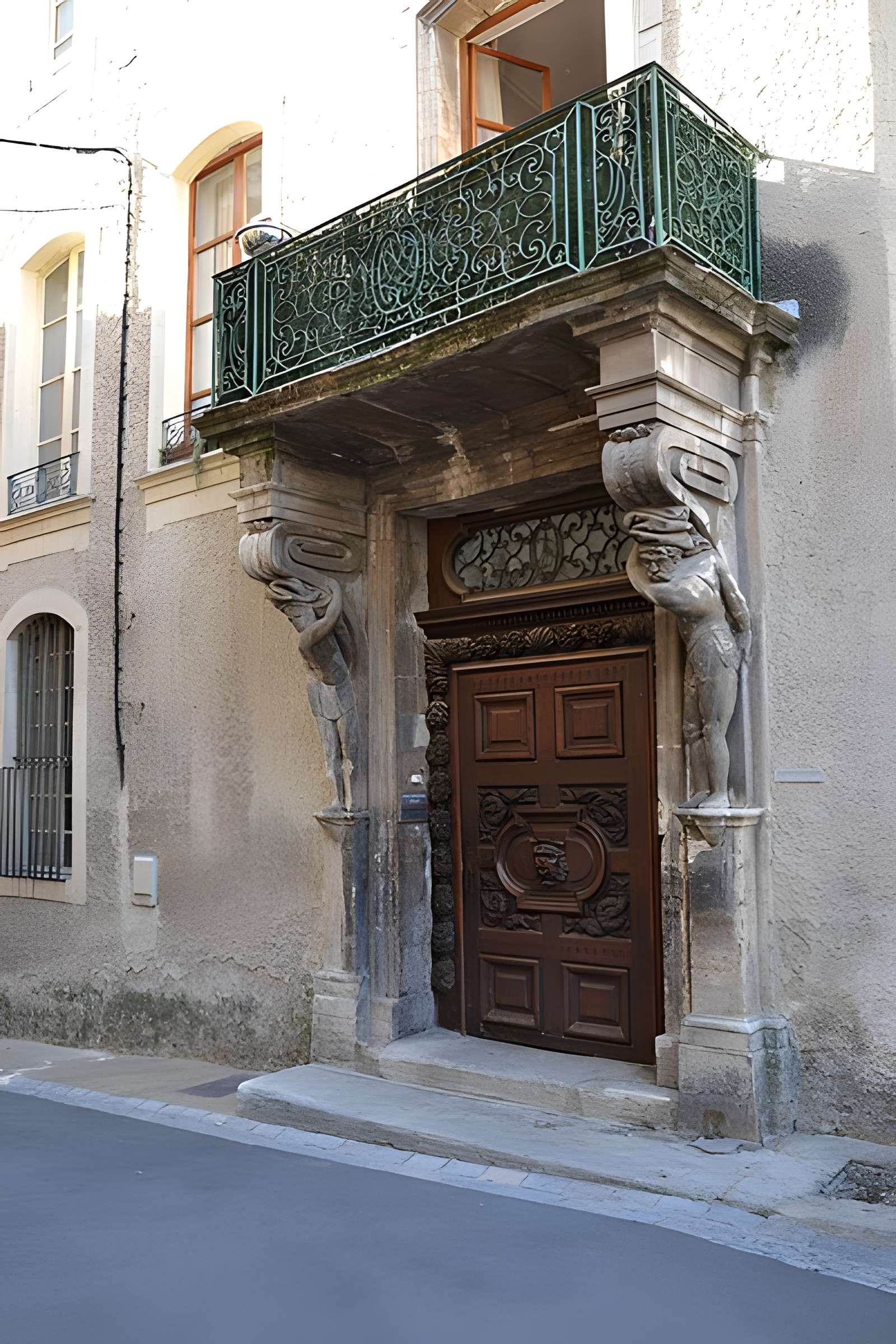 Maison à cariatides Rue des Marins à Carpentras