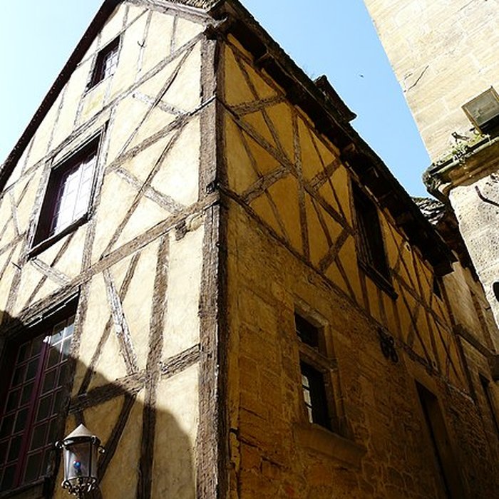 Photo de Maison à colombages, 5 Rue des Armes à Sarlat-la-Canéda
