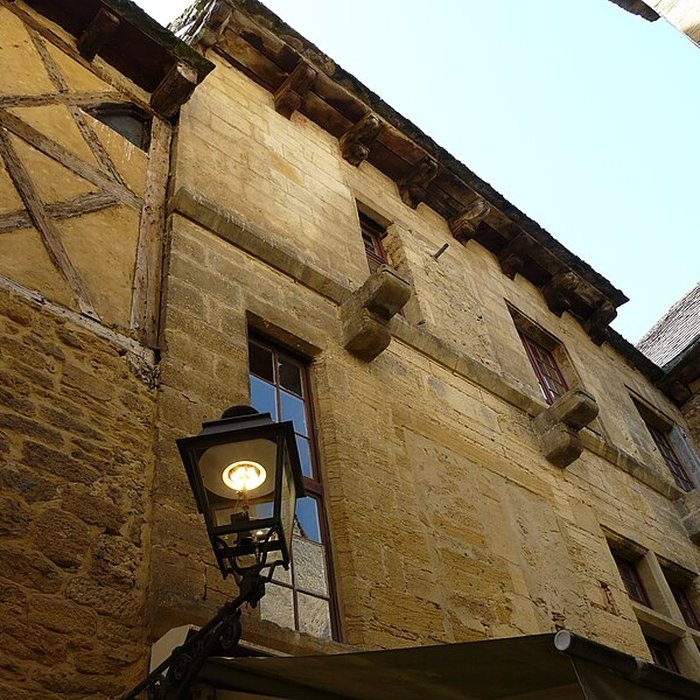Photo de Maison à colombages, 5 Rue des Armes à Sarlat-la-Canéda