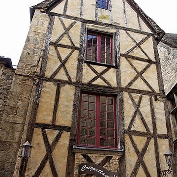 Maison à colombages, 5 Rue des Armes à Sarlat-la-Canéda