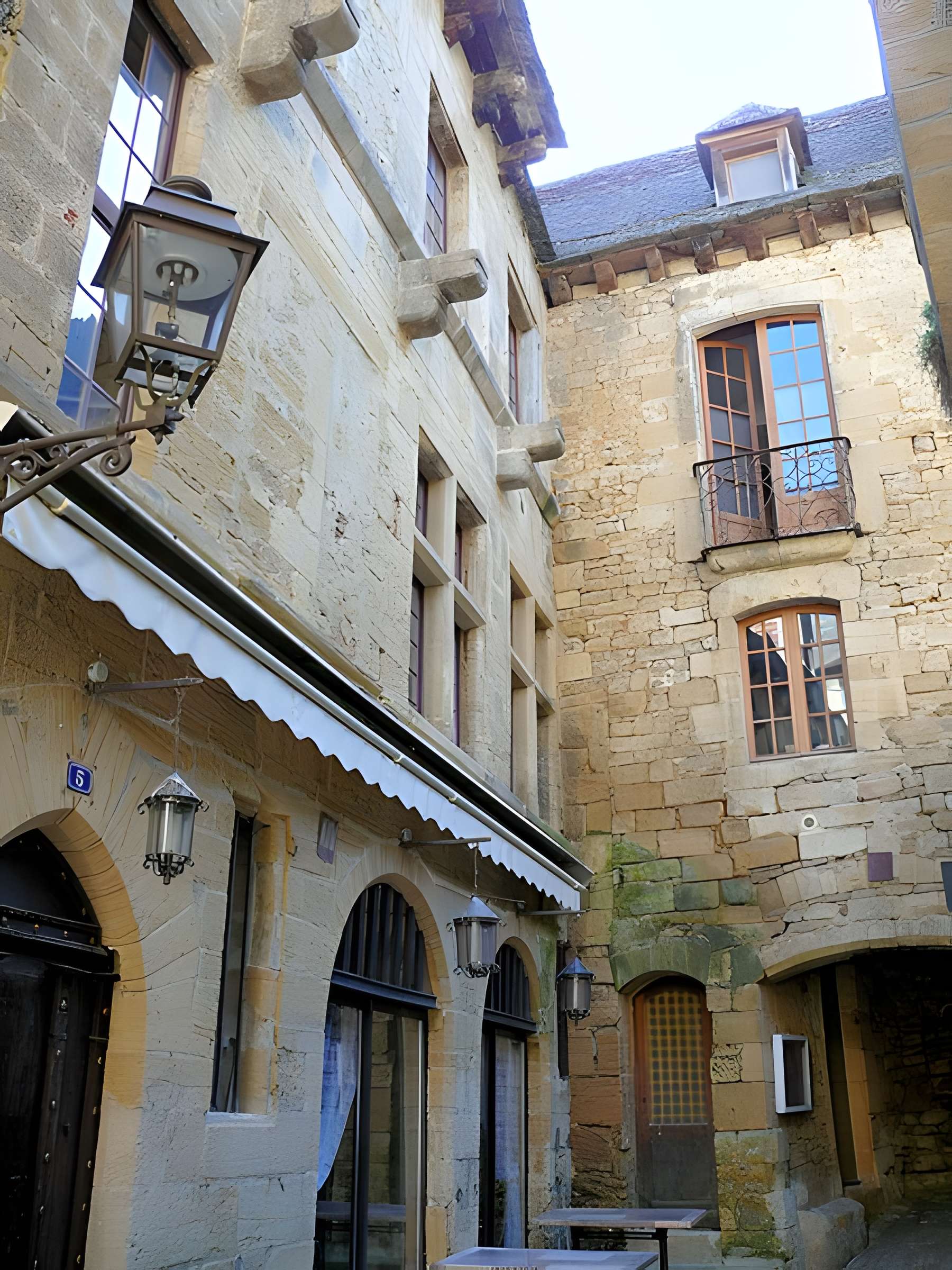 Maison à colombages, 5 Rue des Armes à Sarlat-la-Canéda