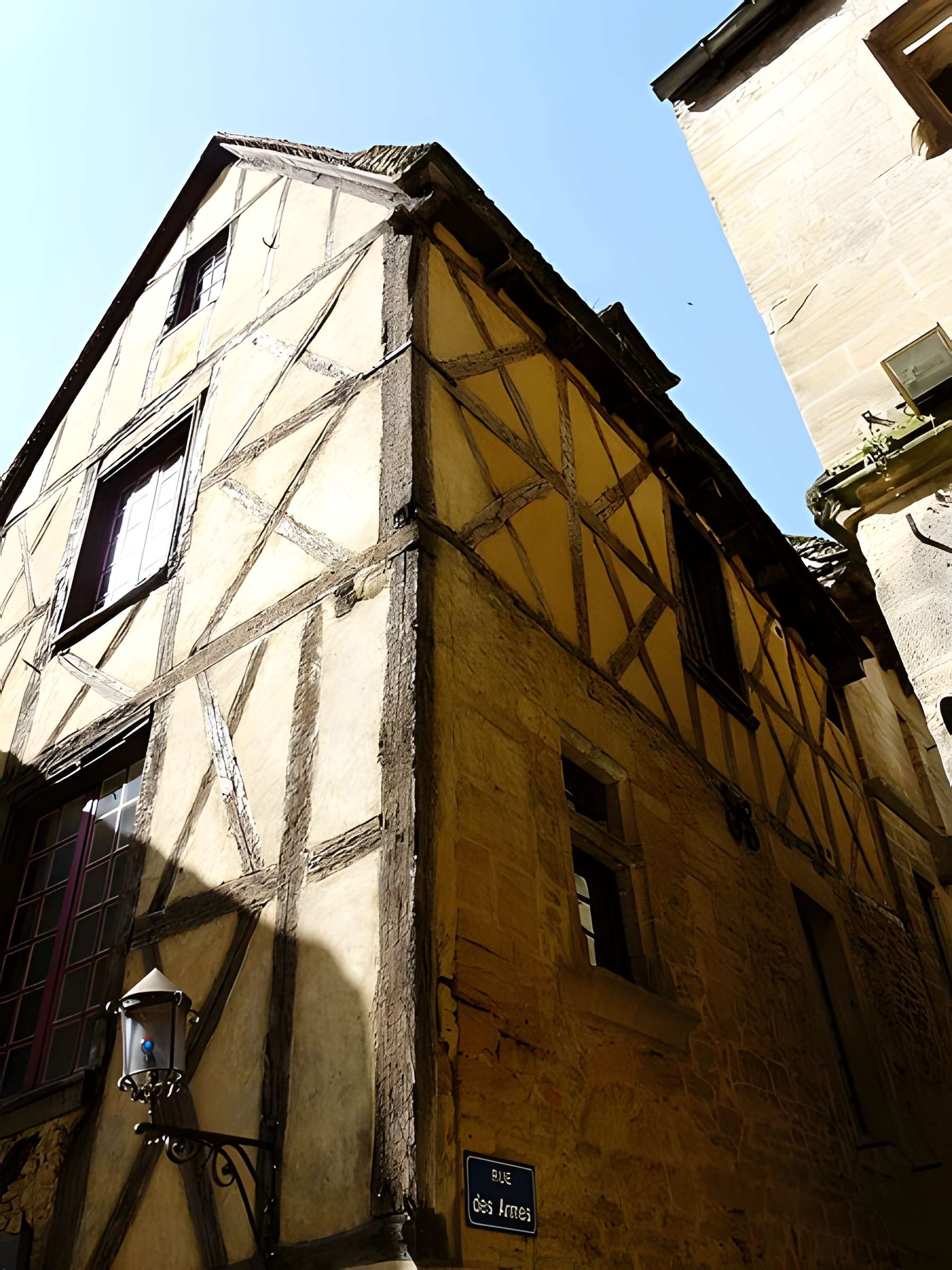 Maison à colombages, 5 Rue des Armes à Sarlat-la-Canéda