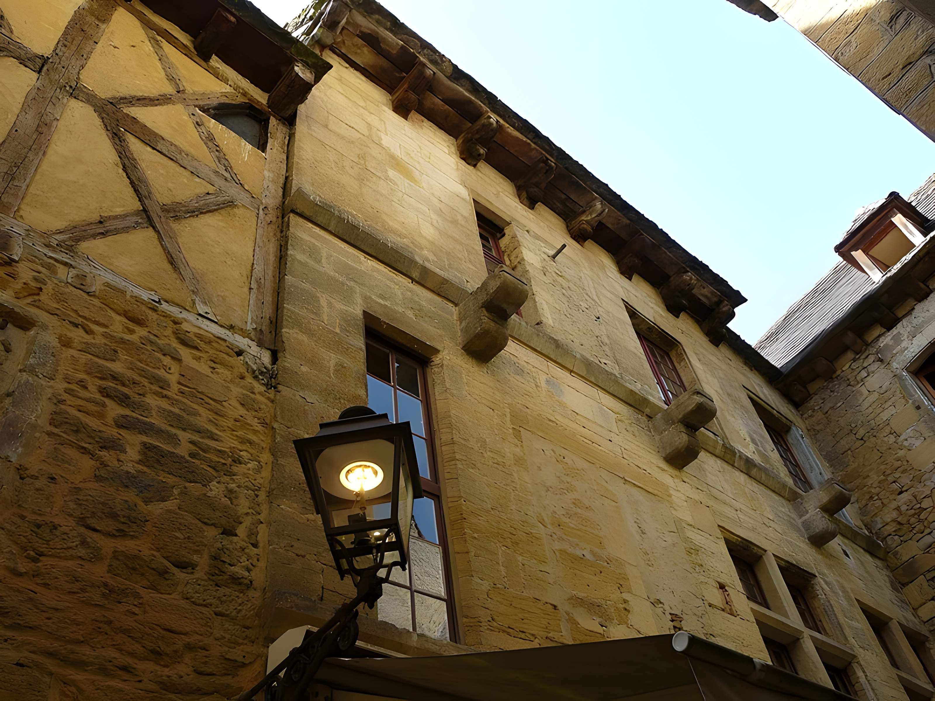 Maison à colombages, 5 Rue des Armes à Sarlat-la-Canéda