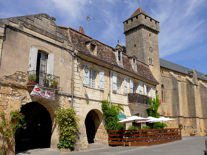 Maison à cornière, 16 Place Jean-Moulin à Beaumont-du-Périgord